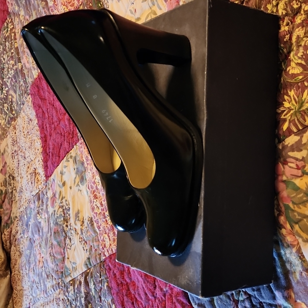 Joan & David vintage black pumps 90s